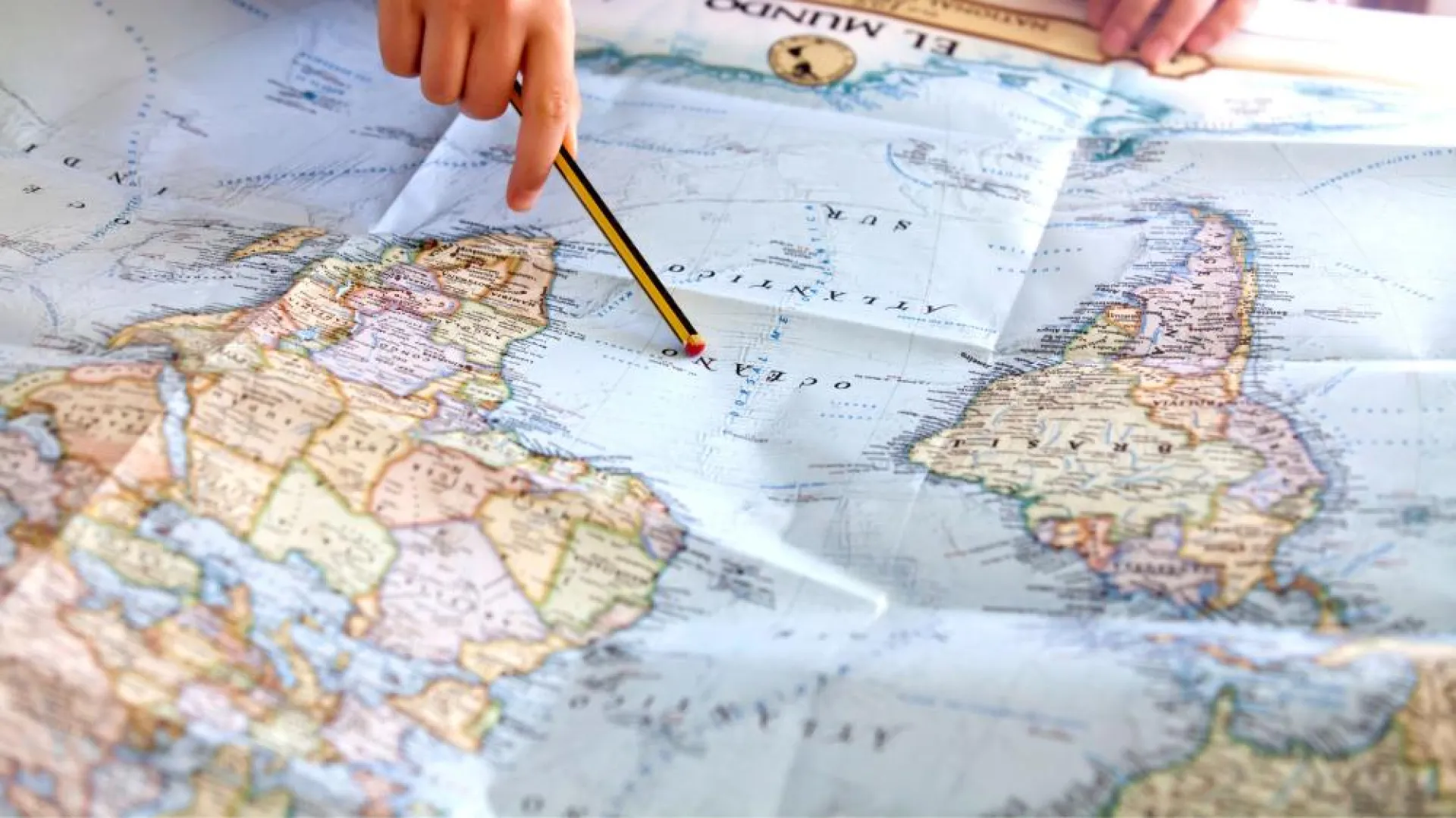 Découvrir la géographie en néerlandais : pays, continents et capitales