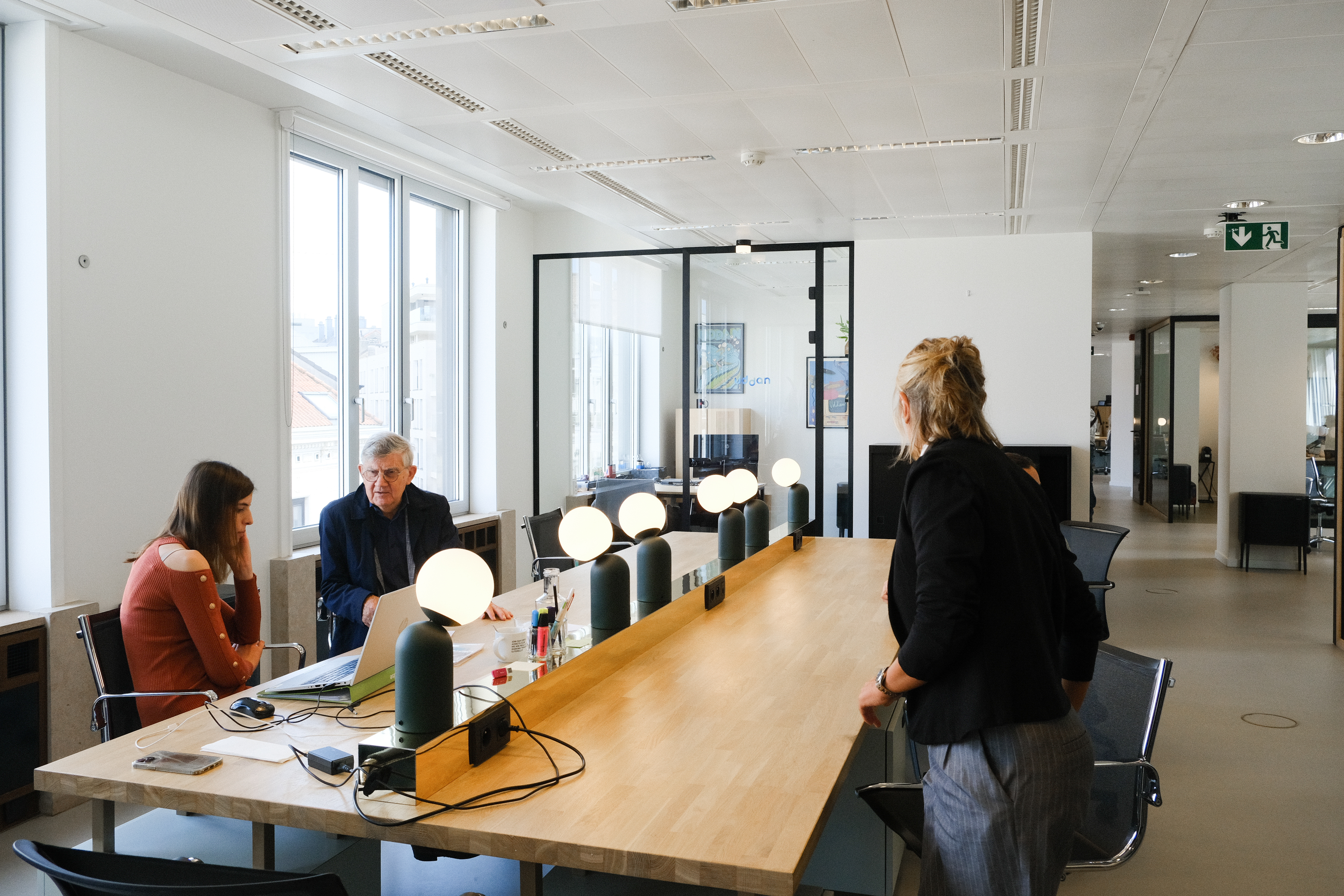 Bureaux d'une entreprise o&ugrave; le n&eacute;erlandais est parl&eacute;